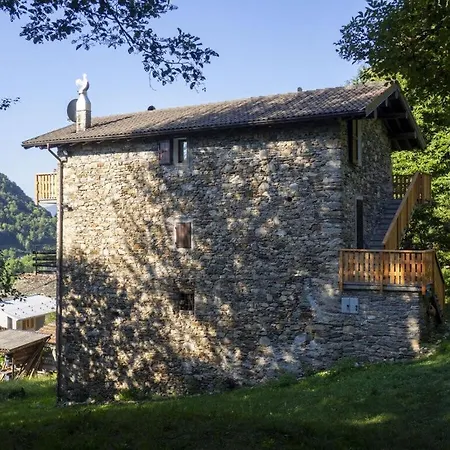 Casa Alba Livo (Lombardy)